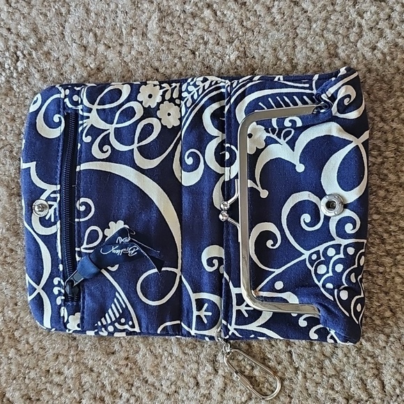 Vera Bradley Blue Floral Quilted Zip ID Coin Wallet Keychain - Picture 2 of 4